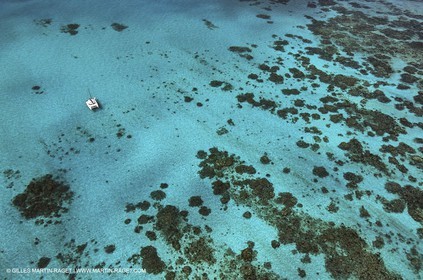 Multicoque au mouillage
