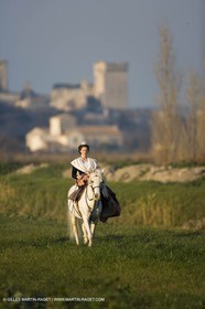 23 02 2007 - Arles, Nathalie Chay, Queen of Arles - Amazone horse riding