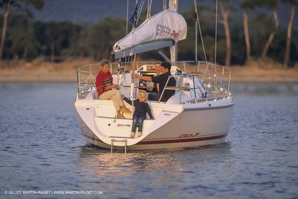 sailing, cruising, monohull at the mooring