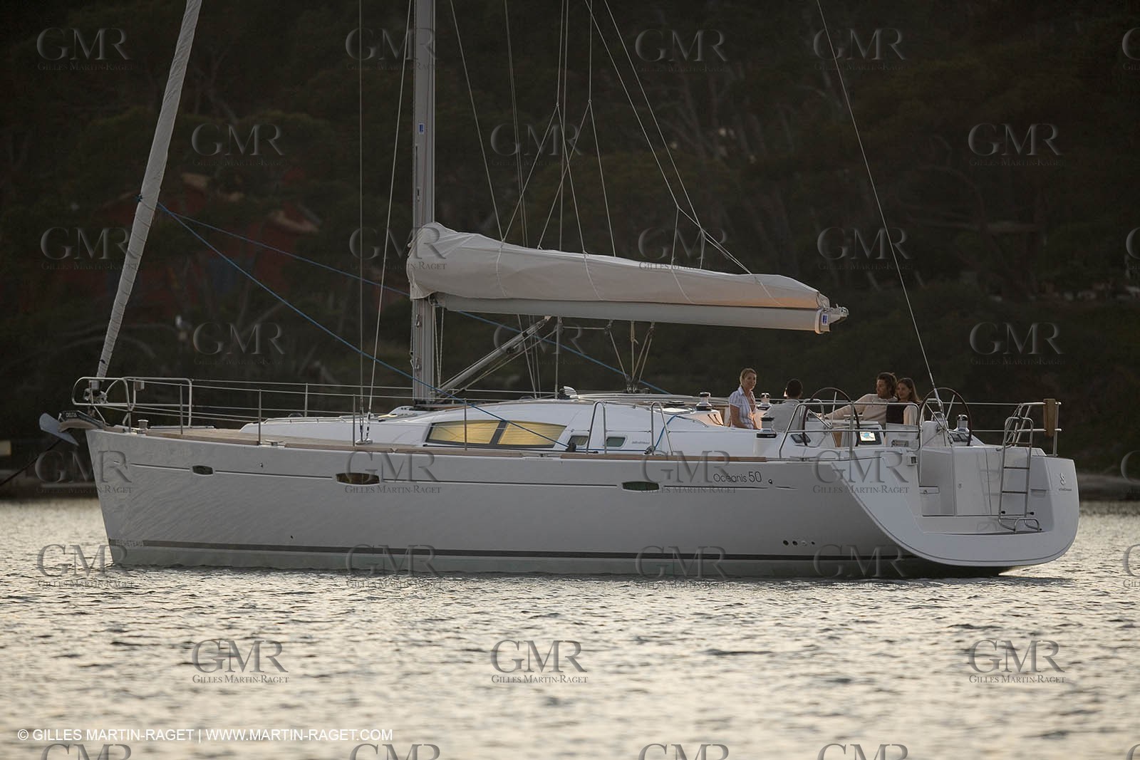 Cruising monohull mooring