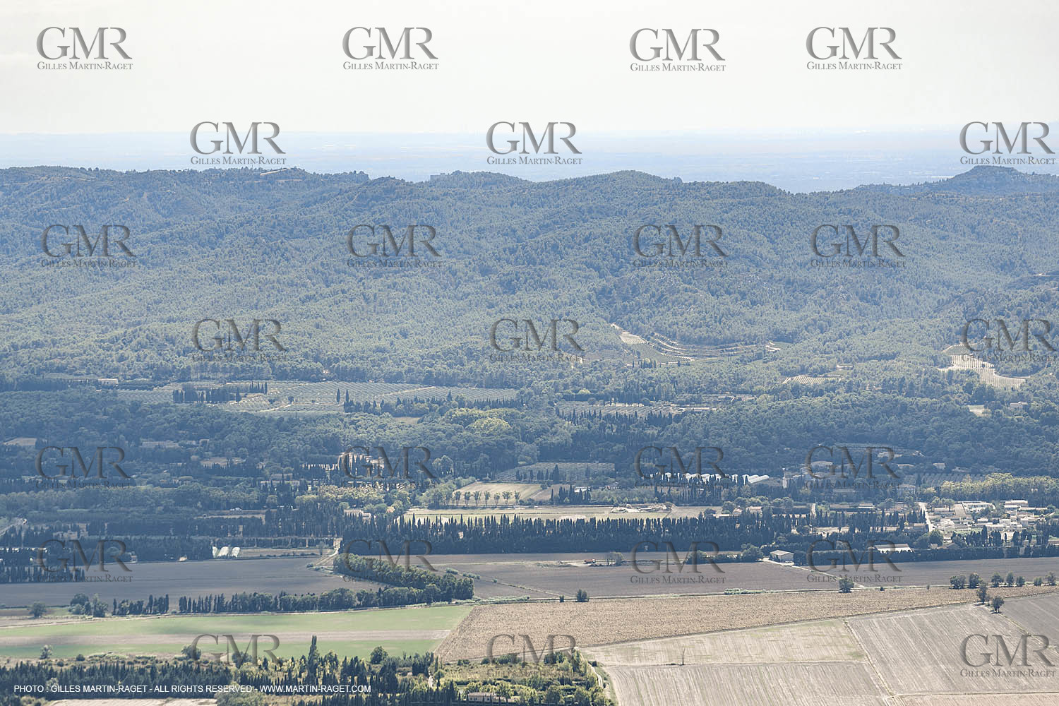 PLaine de de Maillane et les allpilles