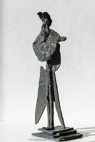 19 02 2020, Marseille, (FRA,13), Oeuvre de Germaine Richier, Homme de la nuit n°2 1954, Bronze patiné foncé, Numéroté HC2, Fondeur L. Thinot, Paris, 27,5 x 11 x 7 cm, Collection particulière