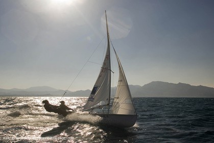 Ingrid Petit-Jean et Nadège Douroux - Dinghie - 470 - Training in hard wind conditions