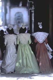 Arlésiennes en costume
