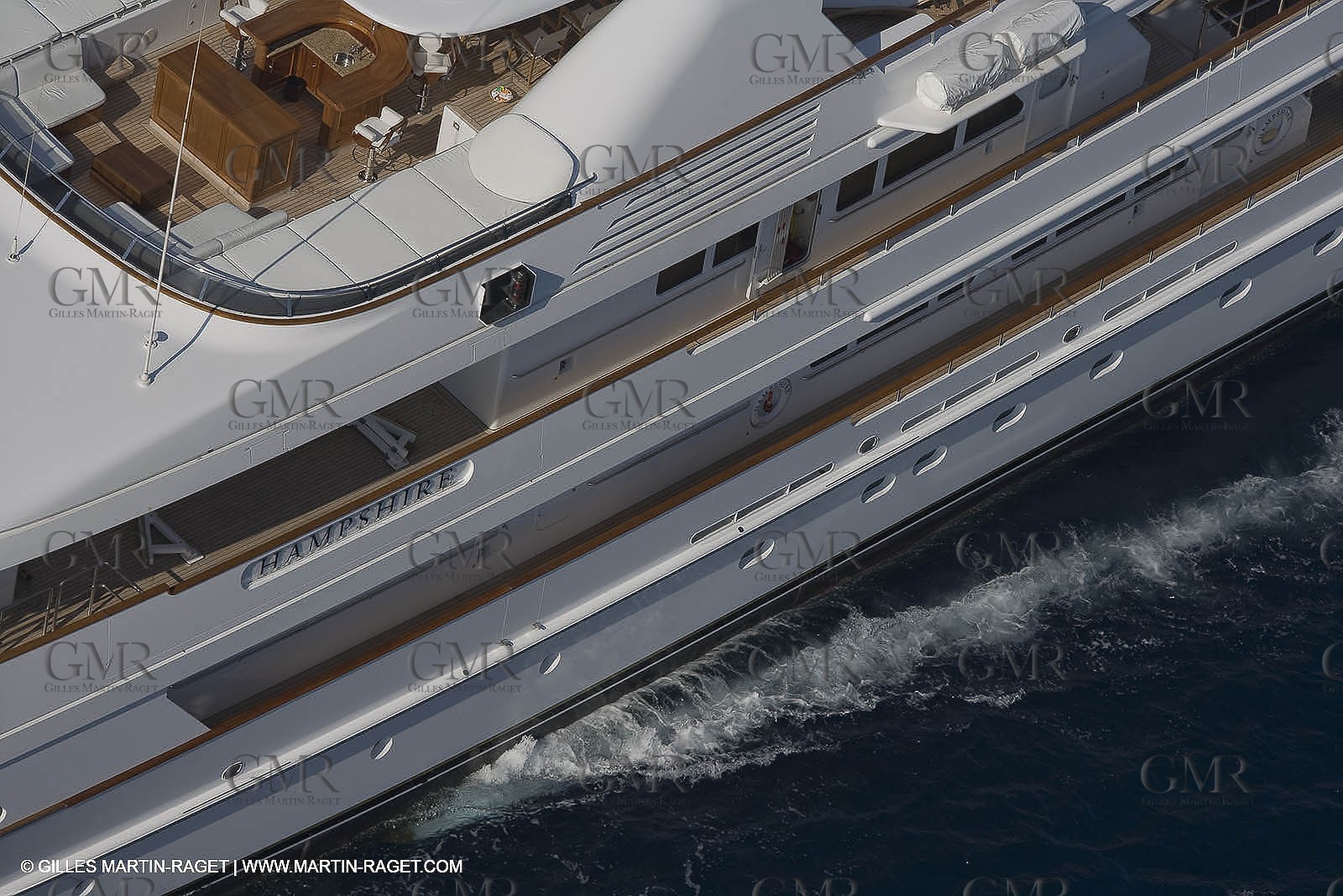 28 07 2007 - St Jean Cap Ferrat - SuperYachts - Motor Yachts - Hampshire