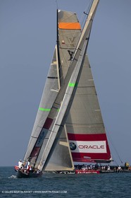 14 11 2010 - Dubai (UAE) - Dubai Louis Vuitton Trophy -  BMW ORACLE Racing - Training - Onboard Vs All 4 one