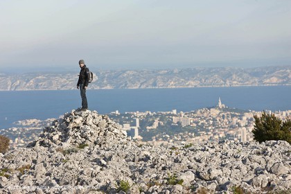 30 04 2009 - Marseille (FRA, 13) - Les Calanques - At the summit of Mount Puget