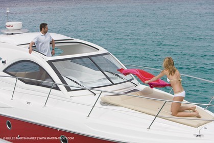 15 04 2008 - Porquerolles (Fra, 83) - Beneteau - Monte Carlo 32