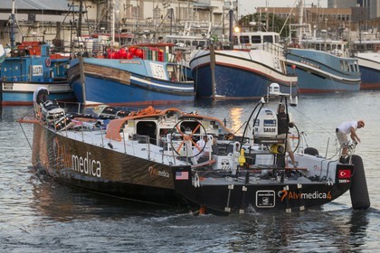 11 11 2014, Capetown (ZAF), Volvo Ocean Race 2014-15, Team Alvimedica, boat back in teh water