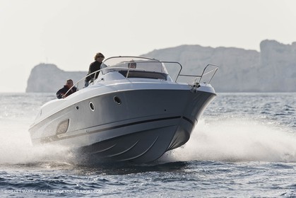 Motor boat running