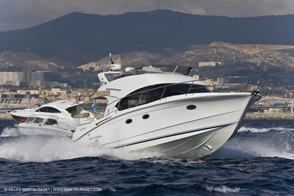 Motor boat running