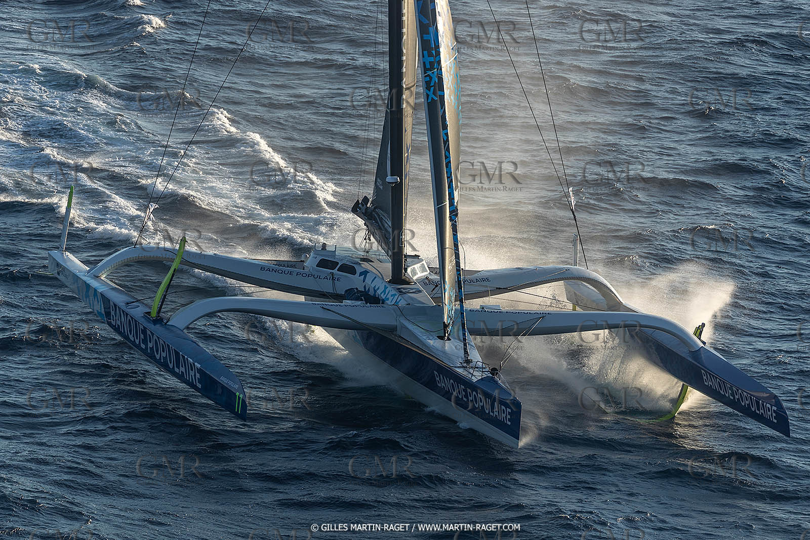 Banque Populaire devant Marseille