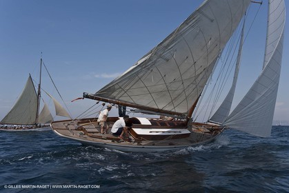 Sailing, Classic yachts, Voiles Vieux Port 2009, Marseille (FRA)