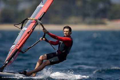 27 04 2007 - 2007 Semaine Olympique Française - Hyères (South of France) - Day 6 - Medal Race - Team France - RS:X : Faustine Merret