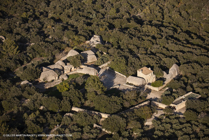 France, Provence, Luberon, Gordes, Village des Bories