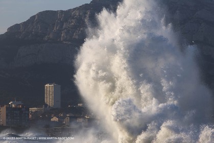 14 03 13 - Marseille (FRA) - Tempête de Mistral