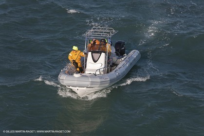 21 12 2008 - Port Saint Louis du Rhône (FRA, 13) - L'Hydroptère peu après son chavirage survenu lors d'une tentative contre le record de vitesse absolu à la voile