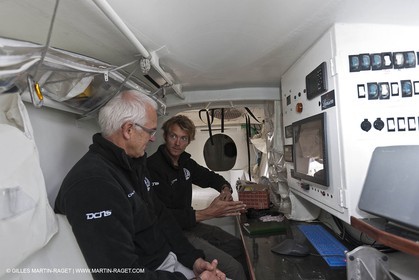 18 04 2012 - La Ciotat (FRA,13) - L'Hydroptère en préparation - Présentation du  nouvel équipage - Yves Parlier