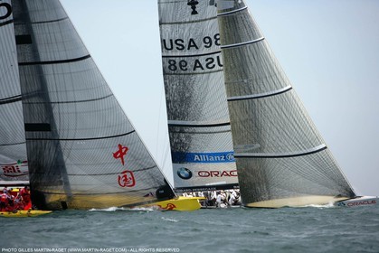 30 04 2007-Valencia (Spain)- 32nd America's Cup - Louis Vuitton Cup - RR2 - Day 2 - BMW ORACLE Racing