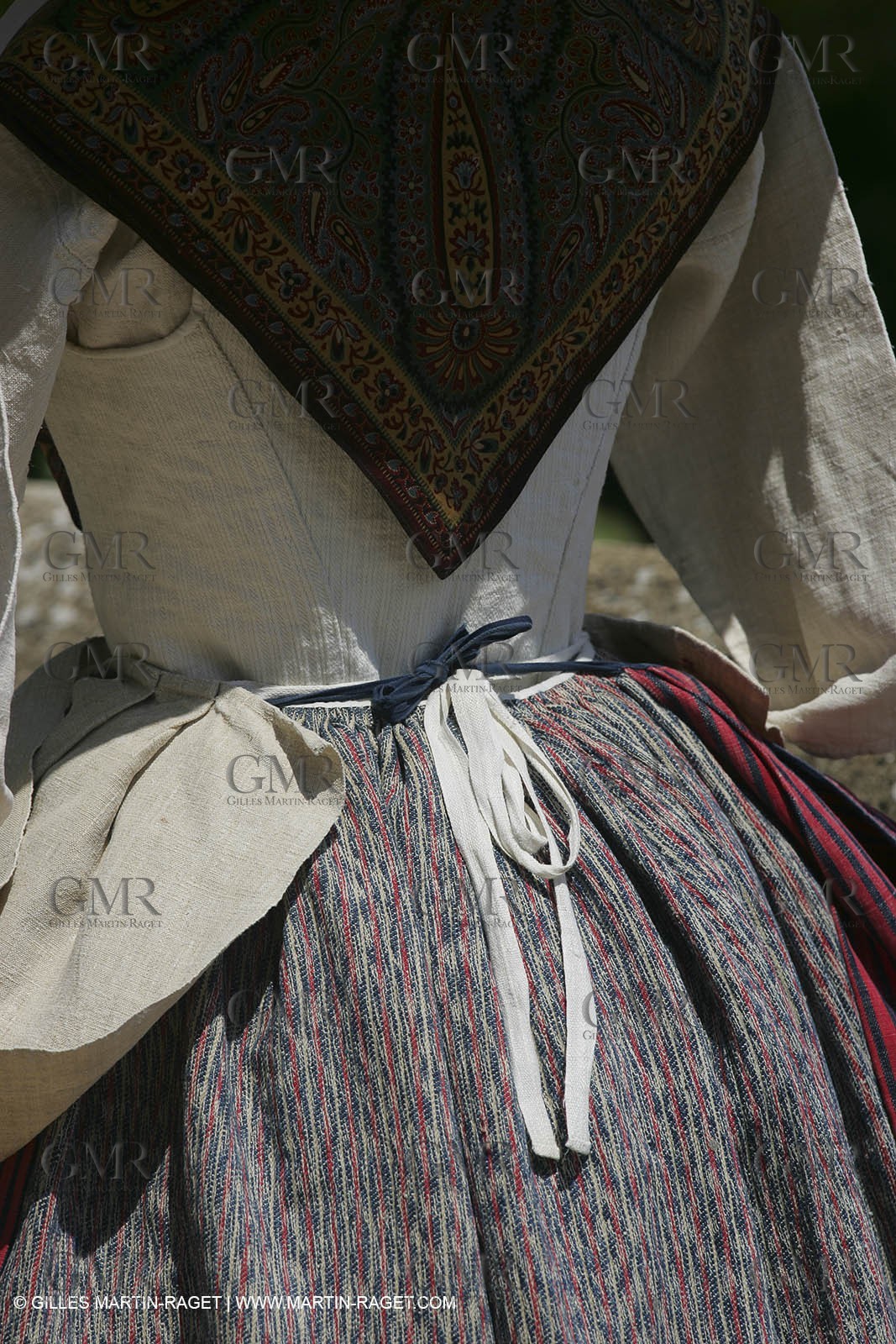 May 2004 - La Tour d'Aigues (FRA, 84) - Old costumes for women of the South exhibition