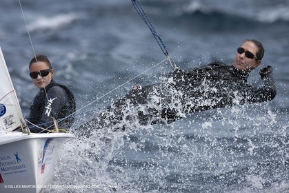 20 04 2010 - Hyères (FRA,83) - SOF 2010 - ZHIK Team - 470 fem -  Ingrid Petitjean - Nadège Douroux