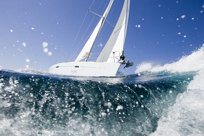 Crusing monohull sailing