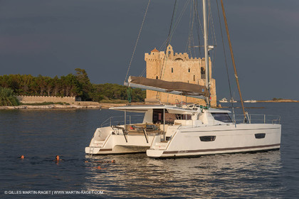 12 09 2016, Cannes (FRA,06), Chantier Fountaine-Pajot, Helia 44