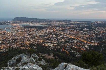07 06 2012-Toulon (FRA,83) - la rade de Toulon vue depuis le sommet du Mont Faron