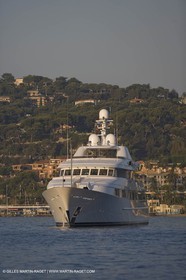 28 07 2007 - St Jean Cap Ferrat - SuperYachts - Motor Yachts - Hampshire