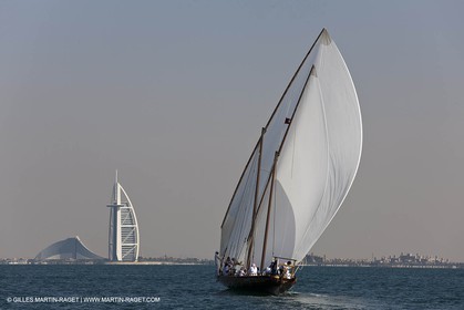 20 11 2010 - Dubai (UAE) - Dubai Louis Vuitton Trophy - Traditionnal dhow races for competing teams