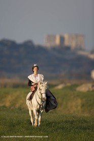 23 02 2007 - Arles, Nathalie Chay, Queen of Arles - Amazone horse riding