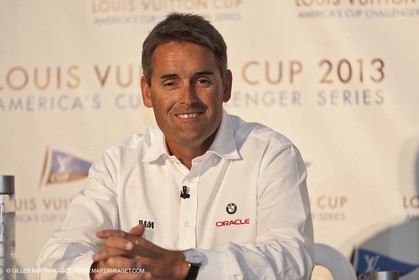 27 11 2010 - Dubao (UAE) - 34th America's Cup - Louis Vuitton Partnership announcement - Russell Coutts