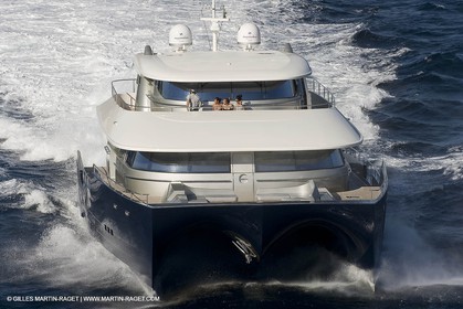 13-07-07 - La Ciotat (FRANCE) - MotorYacht - Chantier H2X