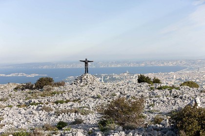 30 04 2009 - Marseille (FRA, 13) - Les Calanques - At the summit of Mount Puget