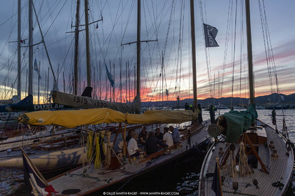 25 09 2022, Saint-Tropez (FRA,83), Voiles de Saint-Tropez 2022, ouverture du village, inscriptions et entraînements