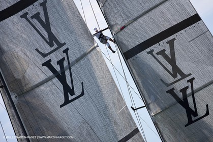 23 01 2009 - Auckland (NZL) - Louis Vuitton Pacific Series - BMW ORACLE Racing - Tuning up onboard Emirates Team New Zealand yacht