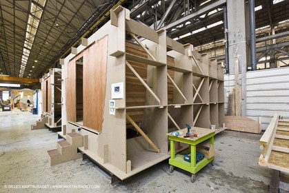 22 01 2008 - La Ciotat (FRA, 13) - Construction du catamaran de croisière Nahema au chantier H2X - Stratification des cloisons des modules