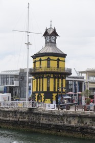 08 11 2014, Capetown (ZAF), Volvo Ocean Race 2014-15, Team Alvimedica, Nursing the boat