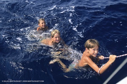 Sailing, cruising, children onboard