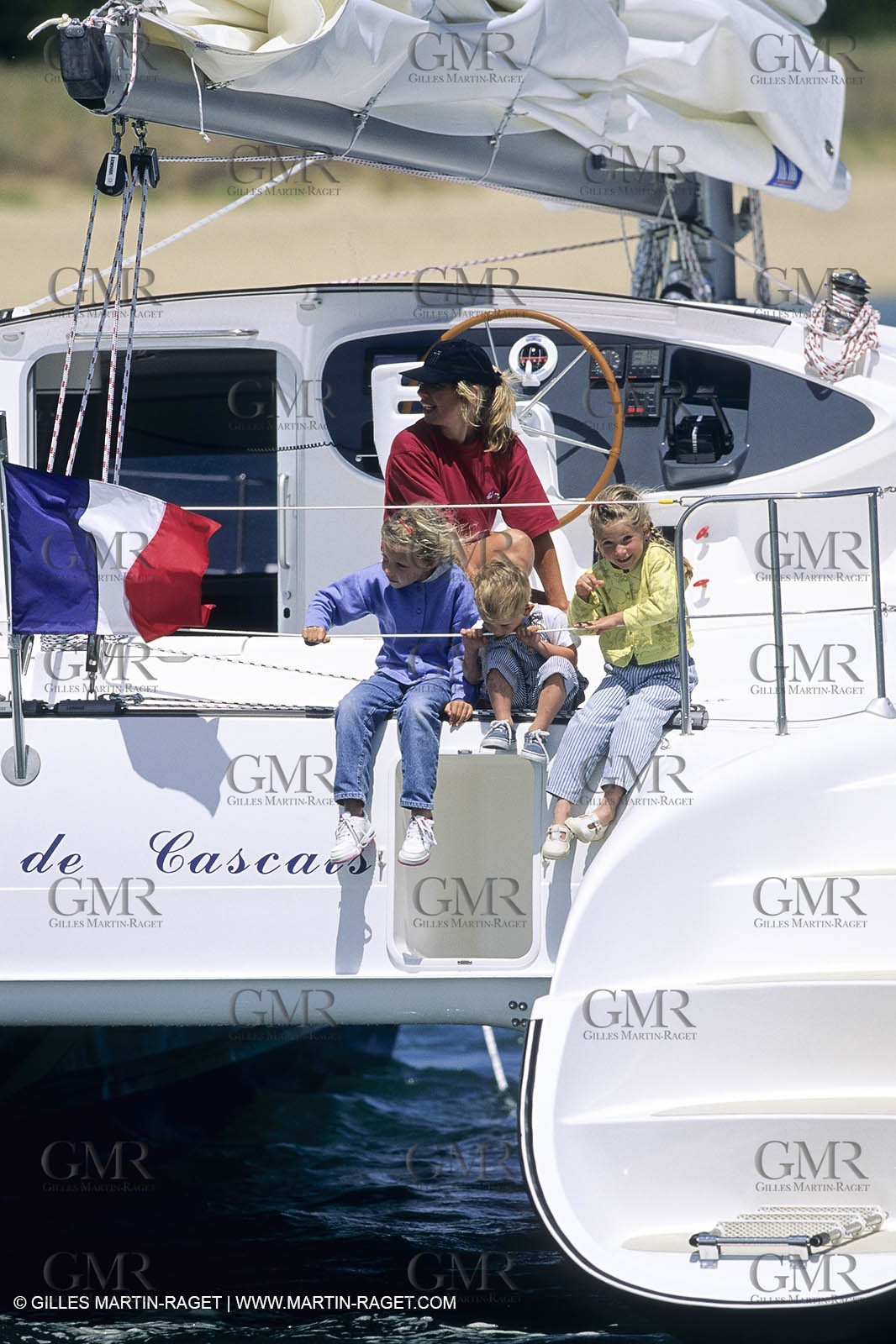 Sailing, cruising, children onboard