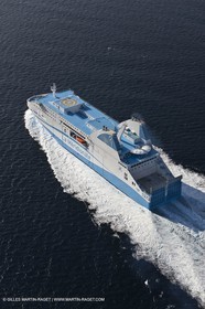 14 01 2012 - Marseille (FRA,13) - Compagnie La Méridionale - le Piana devant Marseille et les Calanques