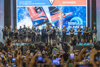 19 10 2024, Barcelona (ESP), Louis Vuitton 37th America's Cup, Final Match, Race Day 6 , Prizegiving