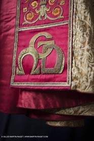 04 02 2013 - Marseille(FRA,13), Notre Dame de la Garde, Vêtements liturgiques