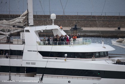 23 10 2010 - Marseille (FRA,13) - Le Ponant - Arrivée à Marseille et entrée dans le Vieux Port