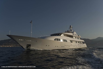 28 07 2007 - St Jean Cap Ferrat - SuperYachts - Motor Yachts - Hampshire