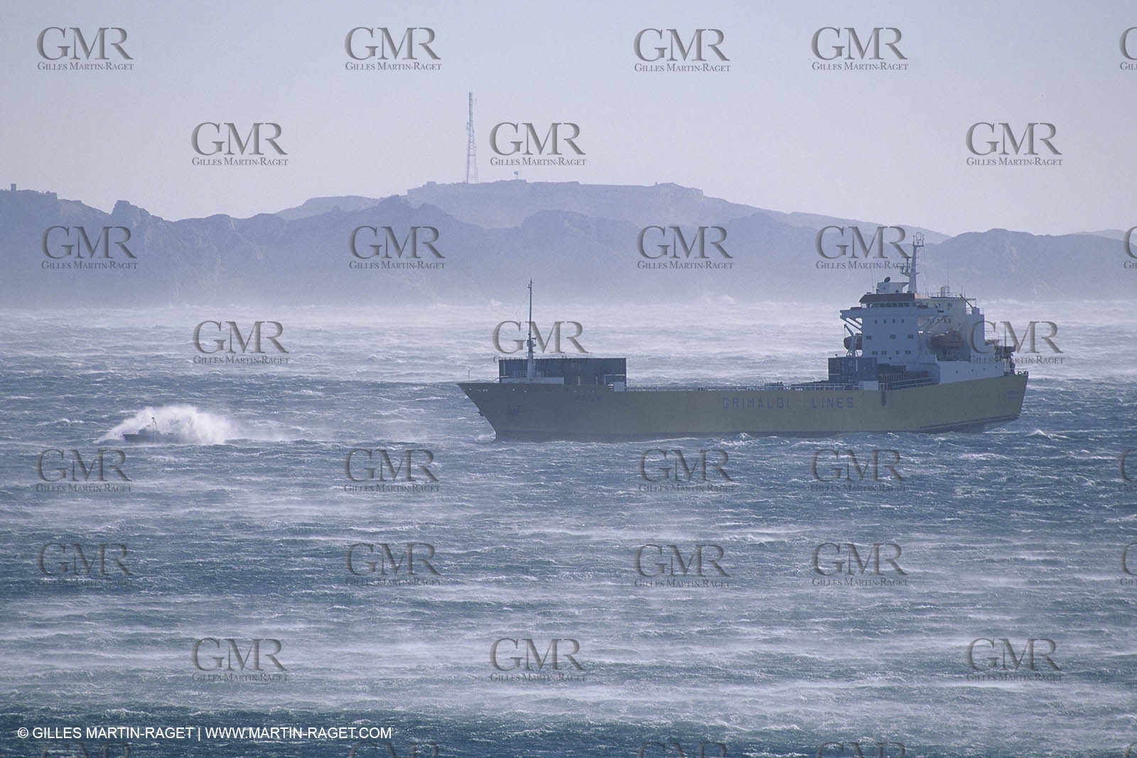 Monde maritime, opérations porturaires, ports, manoeuvres, marine world, harbour operations, maritime shipping,