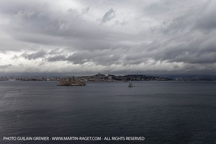 14 05 09 - Marseille - Record de la Méditerranée - Groupama 3 - Franck Cammas - G class - Départ de Marseille pour Carthage