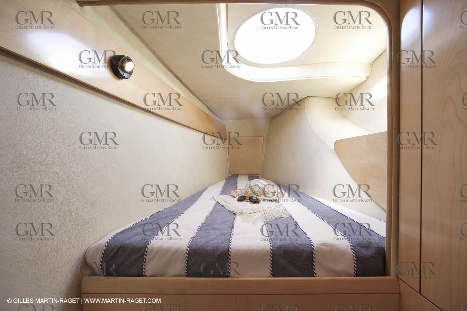 23 07 07 - La Rochelle - Chantier Fountaine Pajot - Highland