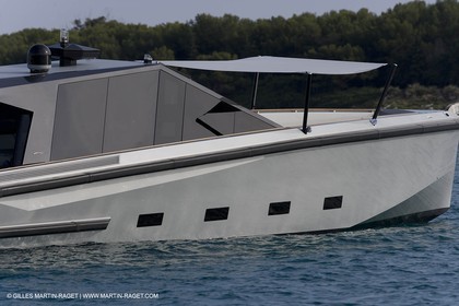29 09 2007 - St Jean Cap Ferrat - Wally Yachts - Wally Power 70 - Lau Lau
