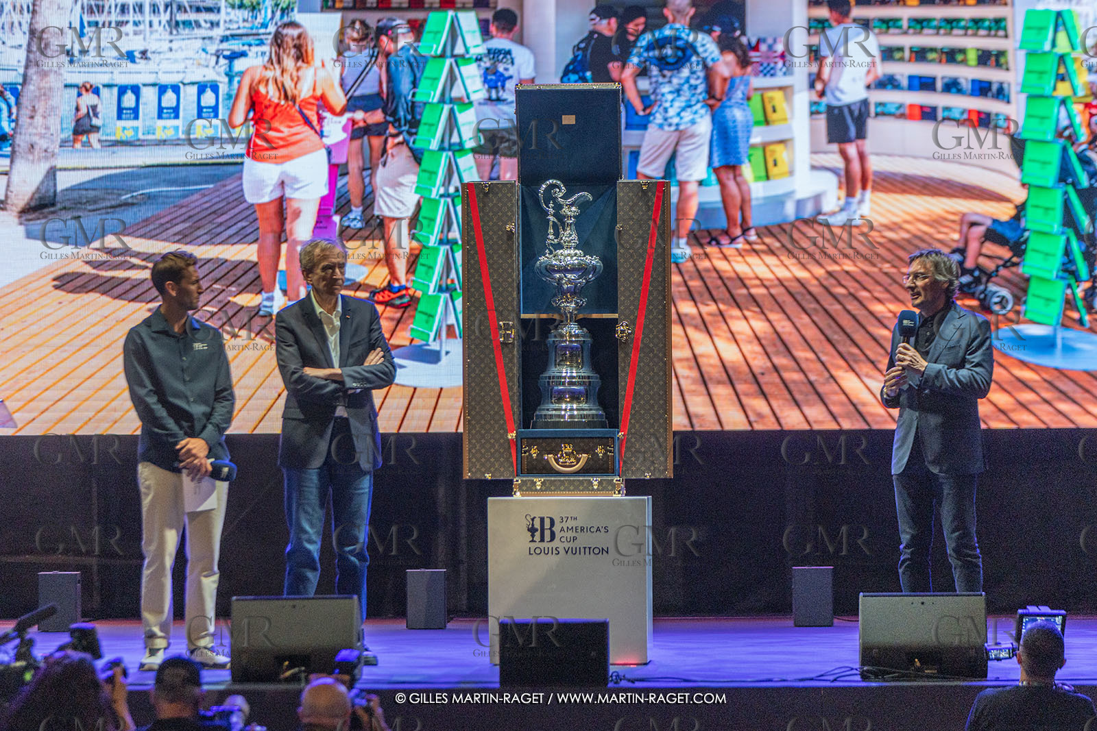 19 10 2024, Barcelona (ESP), Louis Vuitton 37th America's Cup, Final Match, Race Day 6 , Prizegiving